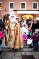 Nikolaus der Kinderfreunde am Adventmarkt