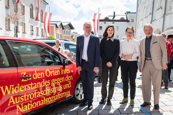 Alexander Stangassinger, Künstlerin Kathi Hofer, Martina Berthold und Woflgang Wintersteller