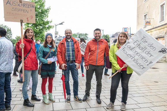 Schweigemarsch zum Erhalt autonomer Frauenhäuser_Hallein_20.06.2020